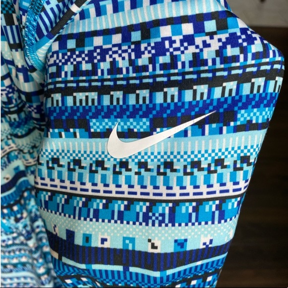 EUC NikePro Warm 8-Bit Pullover - Picture 10 of 11